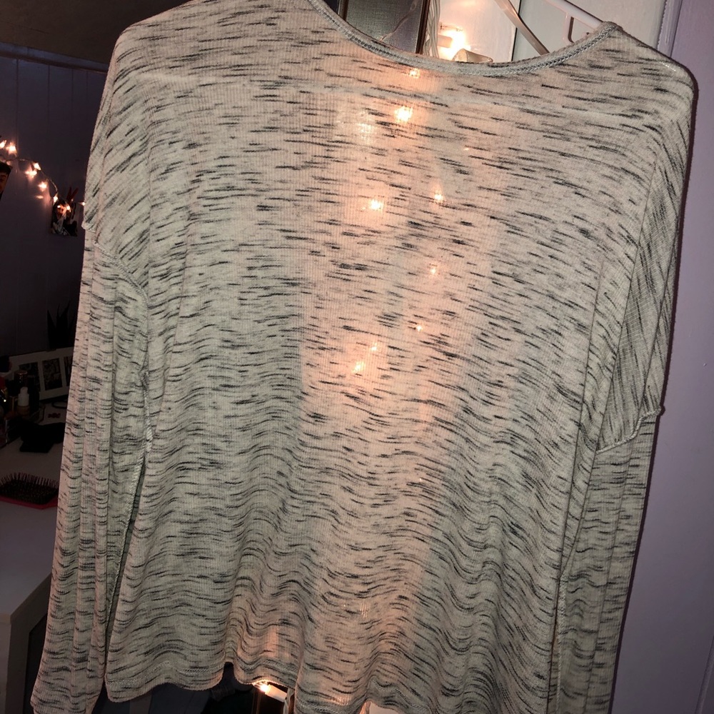 Gray long sleeve T-shirt with low/open back
